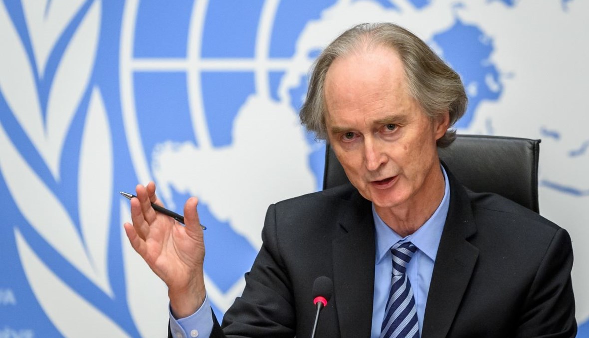 بيدرسون متكلما خلال مؤتمر صحافي في مكاتب الأمم المتحدة في جنيف، قبل الجلسة الرابعة للجنة الدستورية السورية (29 ت2 2020، أ ف ب). 
