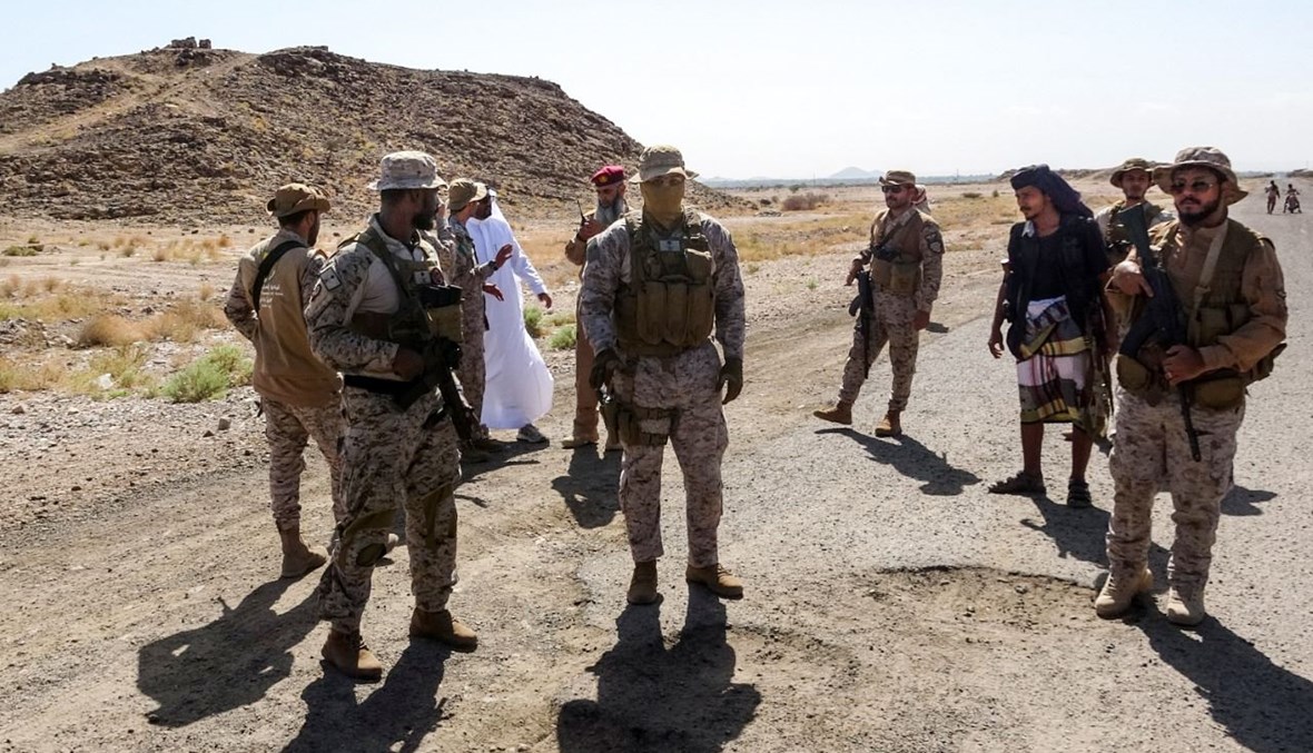 جنود سعوديون خلال انسحاب مقاتلين موالين للمجلس الانتقالي الجنوبي الانفصالي اليمني في محافظة أبين جنوب اليمن (13 ك1 2020، أ ف ب). 