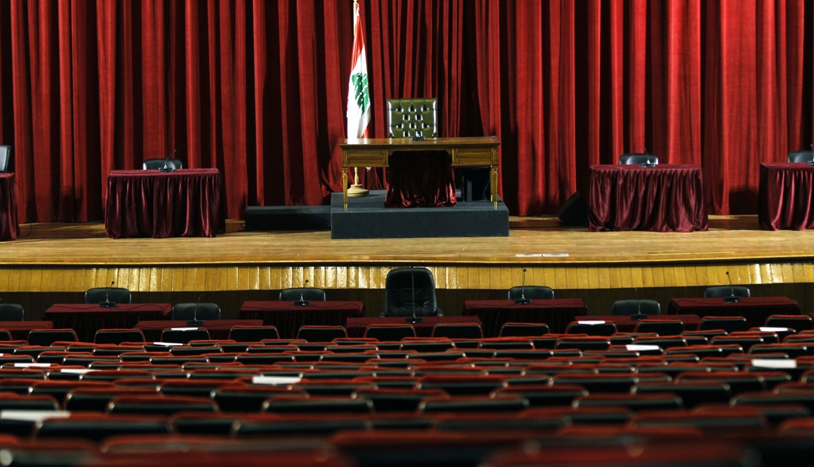 صورة لقاعة الأونيسكو قبيل اجتماع النواب فيها
