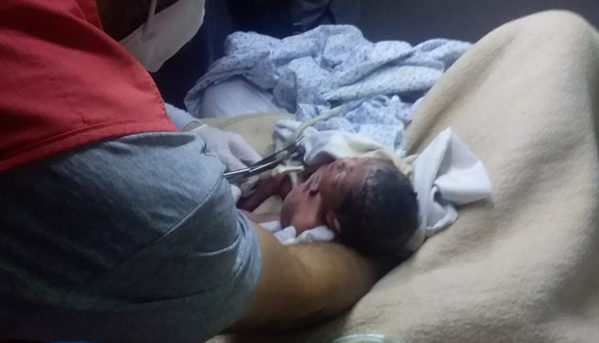 في صيدا... وضعت طفلها في سيارة الإسعاف قبل الوصول إلى المستشفى