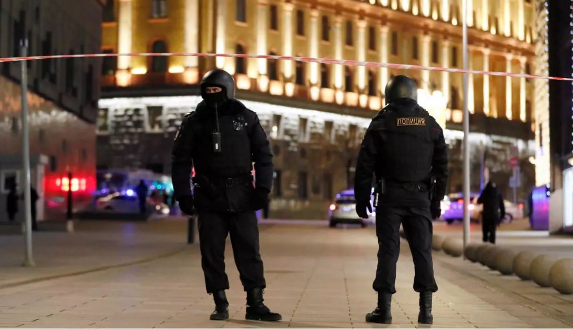 عنصران من الشرطة الروسية في موسكو (تعبيرية- أ ف ب).