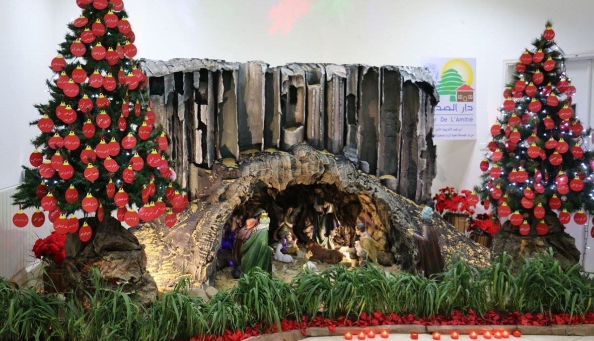 شجرة الميلاد في مرفأ بيروت (" النهار"). 