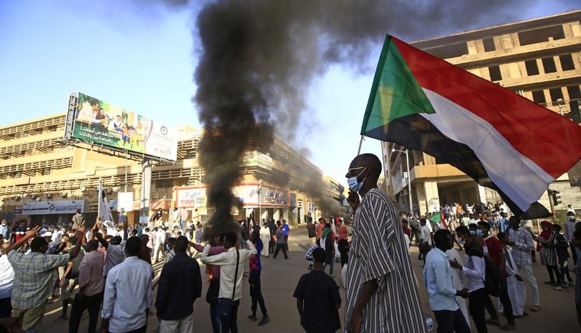 من الاحتجاجات في السودان (أ ف ب). 