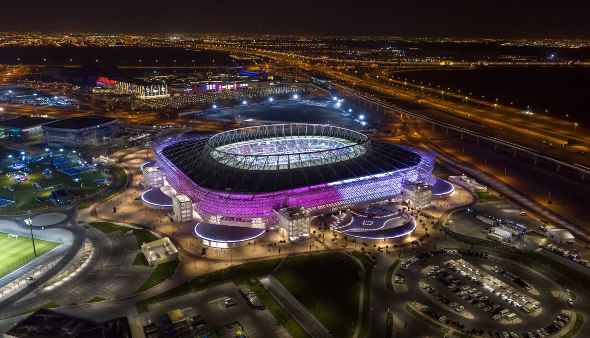 كرة القدم مستمرة في قطر