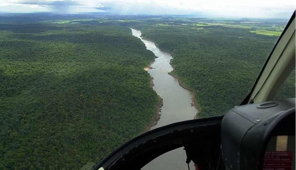 نهر يفصل البرازيل عن الأرجنتين والباراغواي