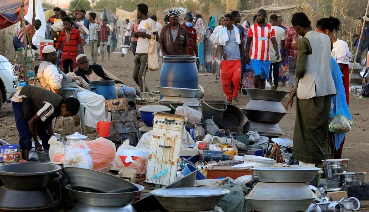 مشهد من مخيّم اللاجئين الإثيوبيين في السودان (أ ف ب).