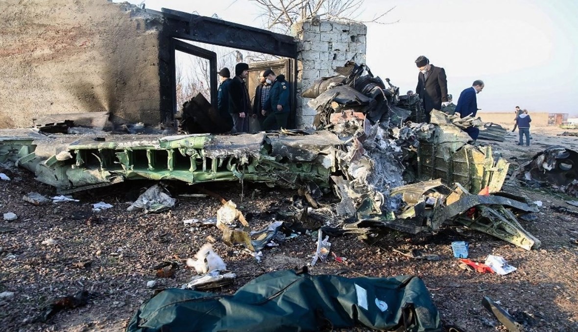 حطام الطائرة الأوكرانية المنكوبة (أ ف ب).
