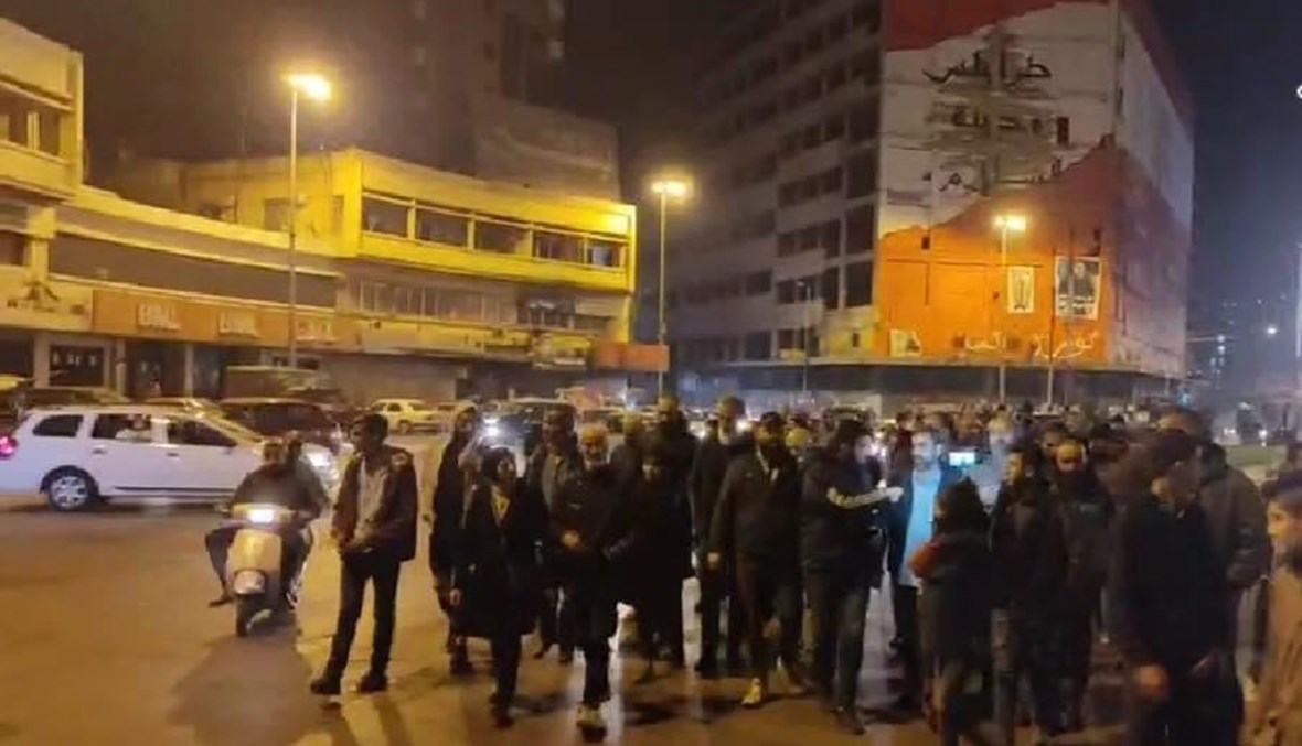 متظاهرون خرقوا منع التجوّل في طرابلس.