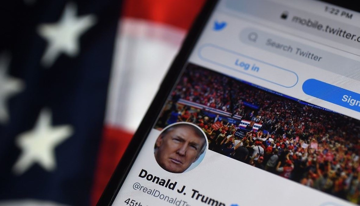 "تويتر" تلغي خساب الرئيس الأميركي رسمياً (أ ف ب).