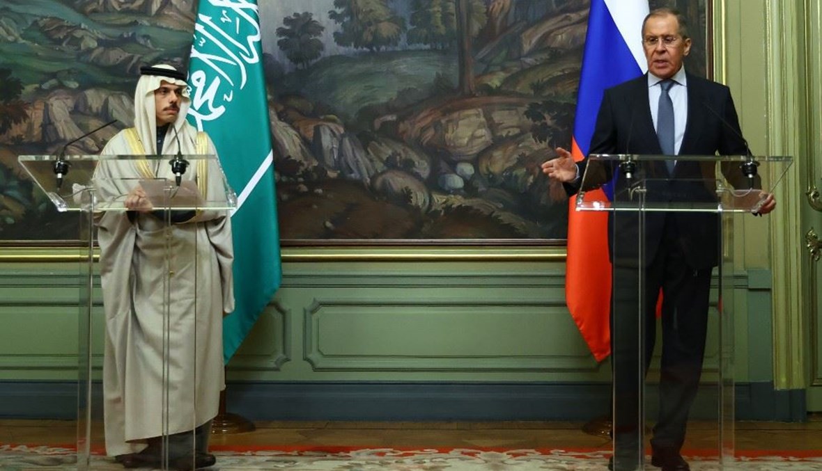 لقاء بين لافروف ونظيره السعودي في موسكو (أ ف ب).