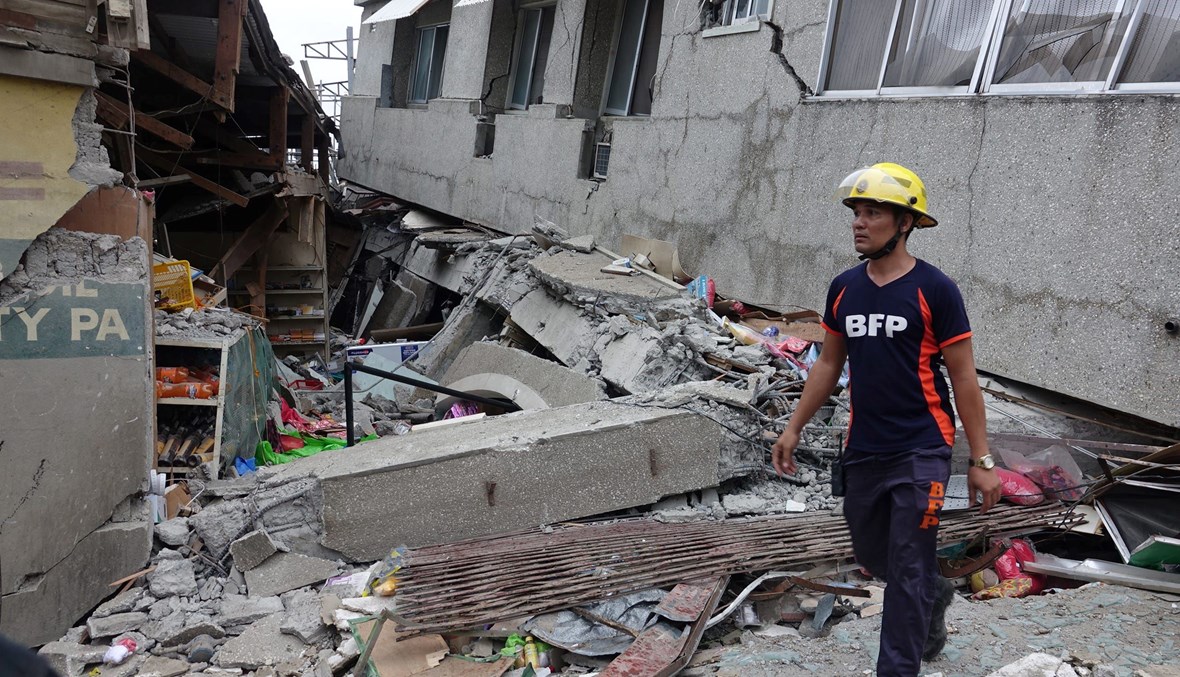 صورة من آثار زلزال سابق وقع في الفيليبين (أ ف ب).