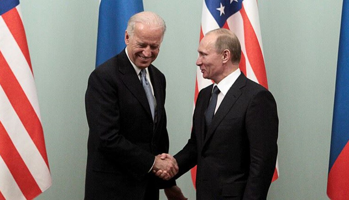 الرئيس الروسي فلاديمير بوتين والرئيس الأميركي الجديد جو بايدن، وقت شغله منصب نائب الرئيس عام 2011 في موسكو. 
