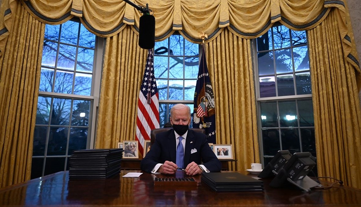 جو بايدن داخل المكتب البيضاوي في البيت الأبيض (ا ف ب).