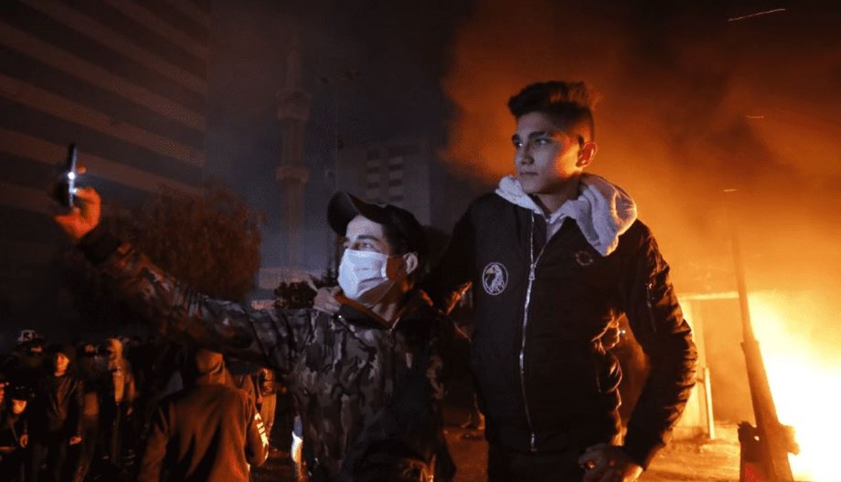 قراءة اجتماعية... لماذا يحرق فقراء من طرابلس أملاك مدينتهم؟