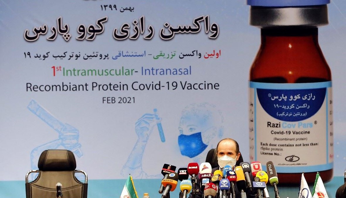 إطلاق حملة التطعيم في إيران (أ ف ب).