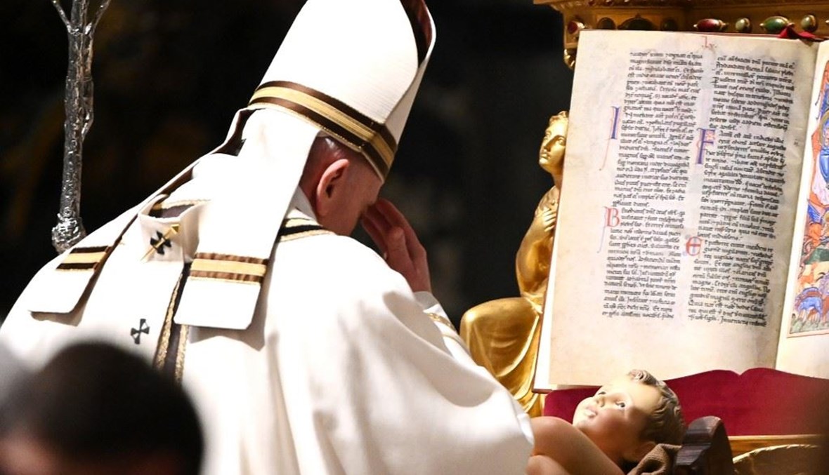 البابا فرنيسيس في قداس بالفاتيكان (أ ف ب).