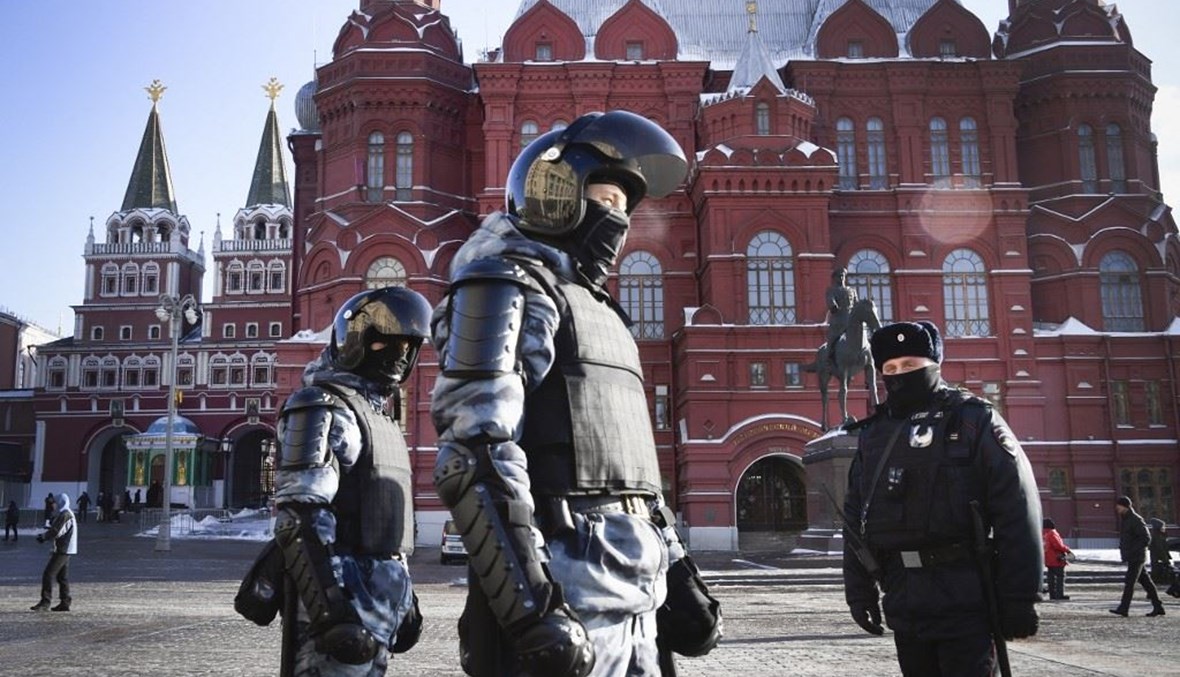 الشرطة الروسية تنتشر في موسكو خلال جلسة لمحاكمة نافالني (أ ف ب).