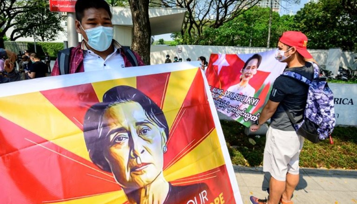 معارضو انقلاب ميانمار يتحدّون الجيش إلكترونيا وعلى الطرقات
