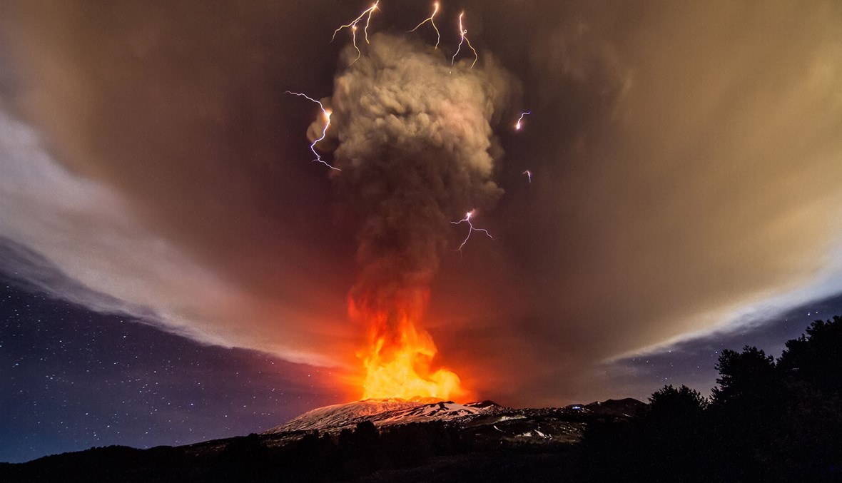 صورة لثوران بركان إتنا في صقلية