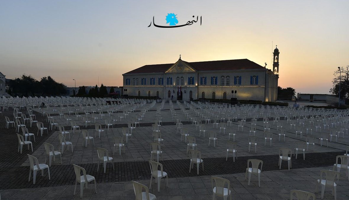 التحضيرات للسبت الكبير في ساحة الصرح البطريركي في بكركي (تصوير حسام شبارو).