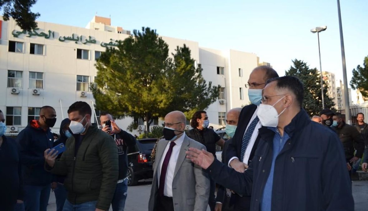 وزيرا الصحة والاتصالات تفقّدا أشغال بلدية طرابلس لتجهيز المستشفى الميداني.