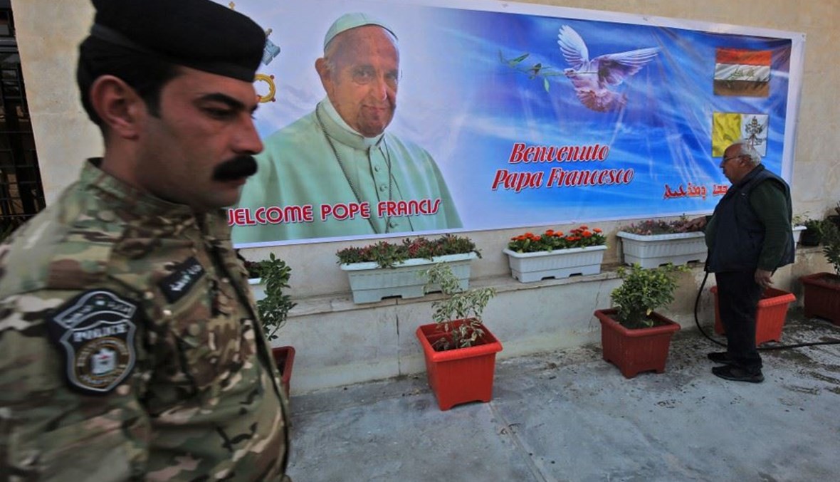 تحضيرات لاستقبال البابا في العراق (أ ف ب).