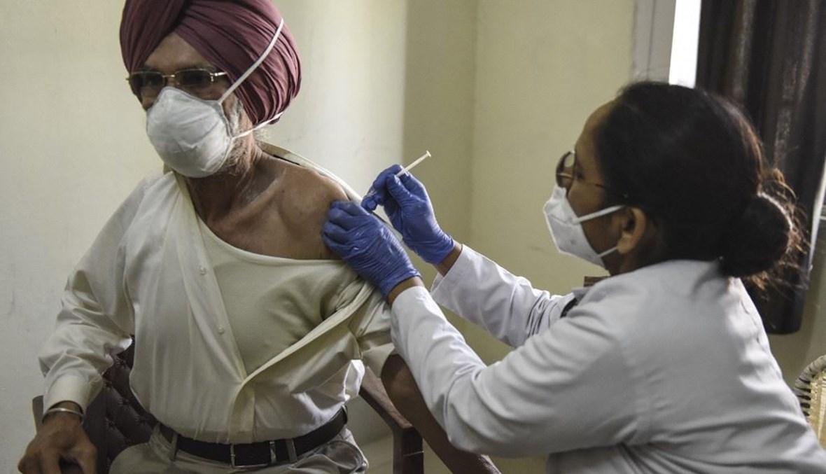 إنطلاق حملة التطعيم في الهند (أ ف ب).