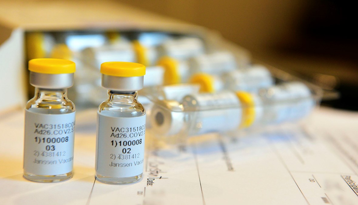 صورة وفّرتها شركة "جونسون أند جونسون" لوكالة "أ ب" في أيلول 2020 تظهر عملها على تطوير جرعة من اللقاح