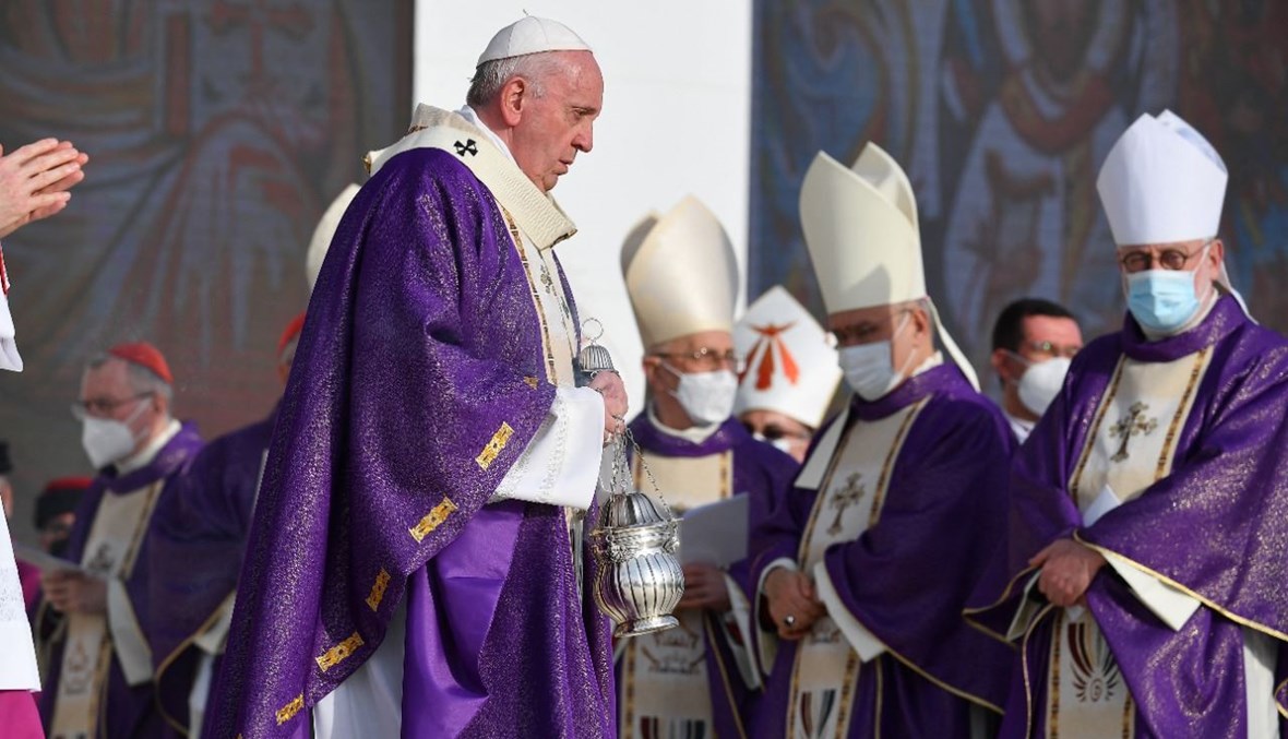 البابا فرنسيس خلال القداس في ملعب فرانسو الحريري في إربيل (7 آذار 2021، أ ف ب). 