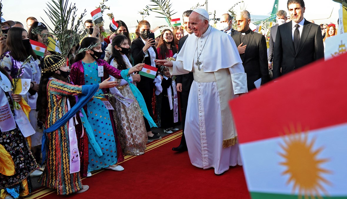 البابا خلال زيارته العراقية (أ ف ب). 