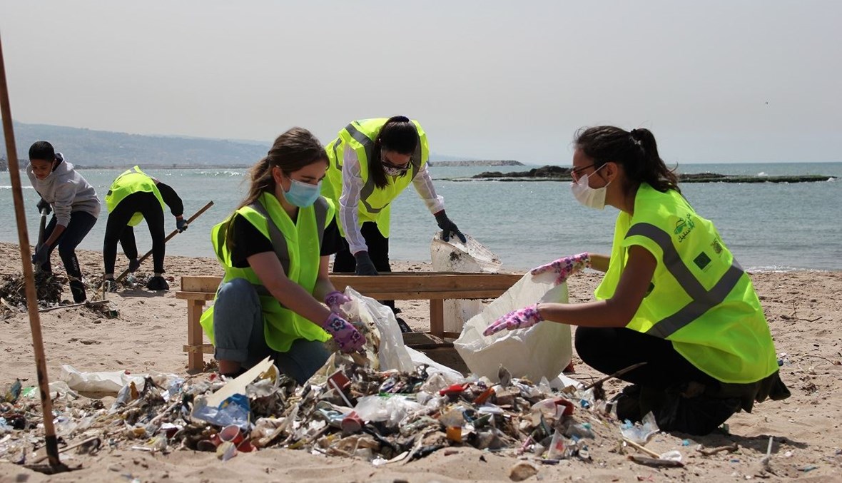 من حملة تنظيف شاطئ سان سيمون.
