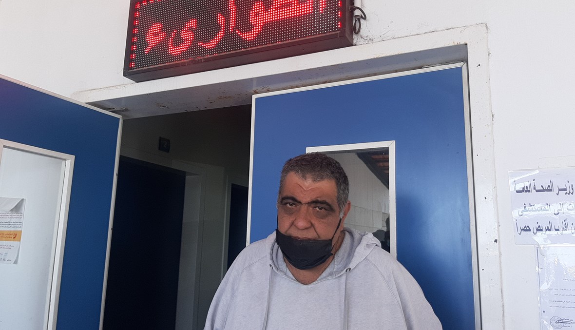 والد محمد داخل قسم الطوارئ.