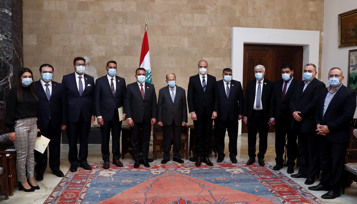 الرئيس ميشال عون خلال استقباله الوفد العراقي.