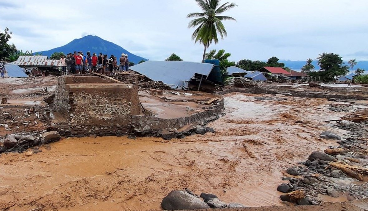 فيضانات في إندونيسيا (أ ف ب).