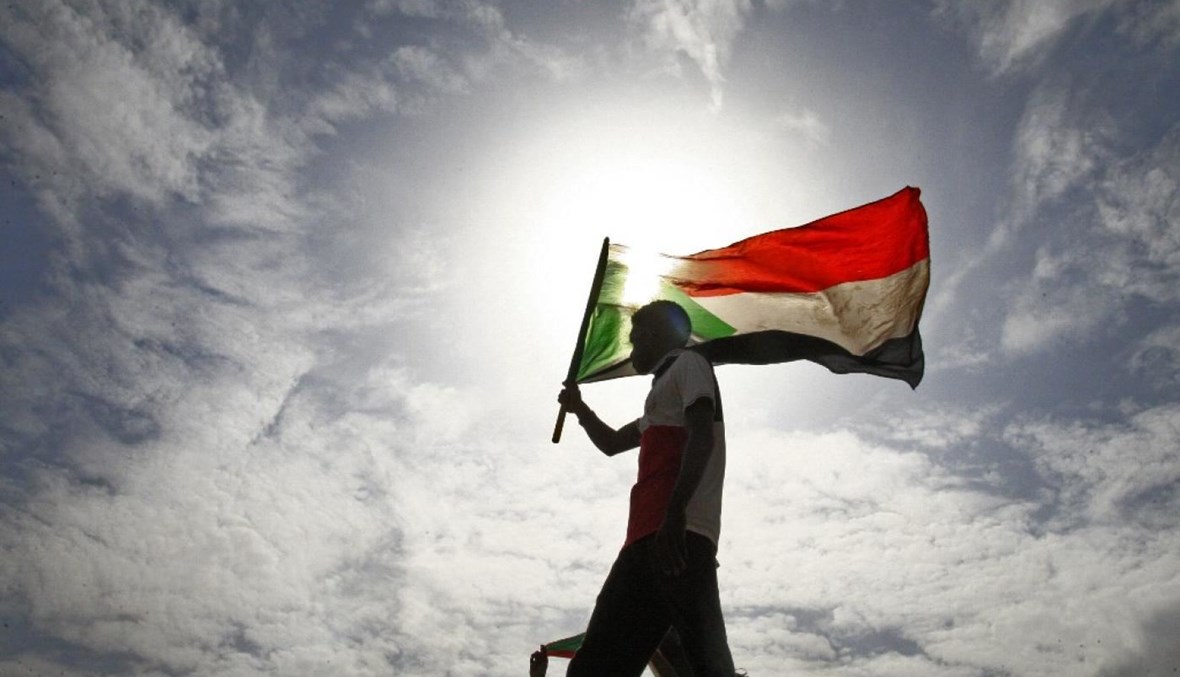 العلم السوداني.