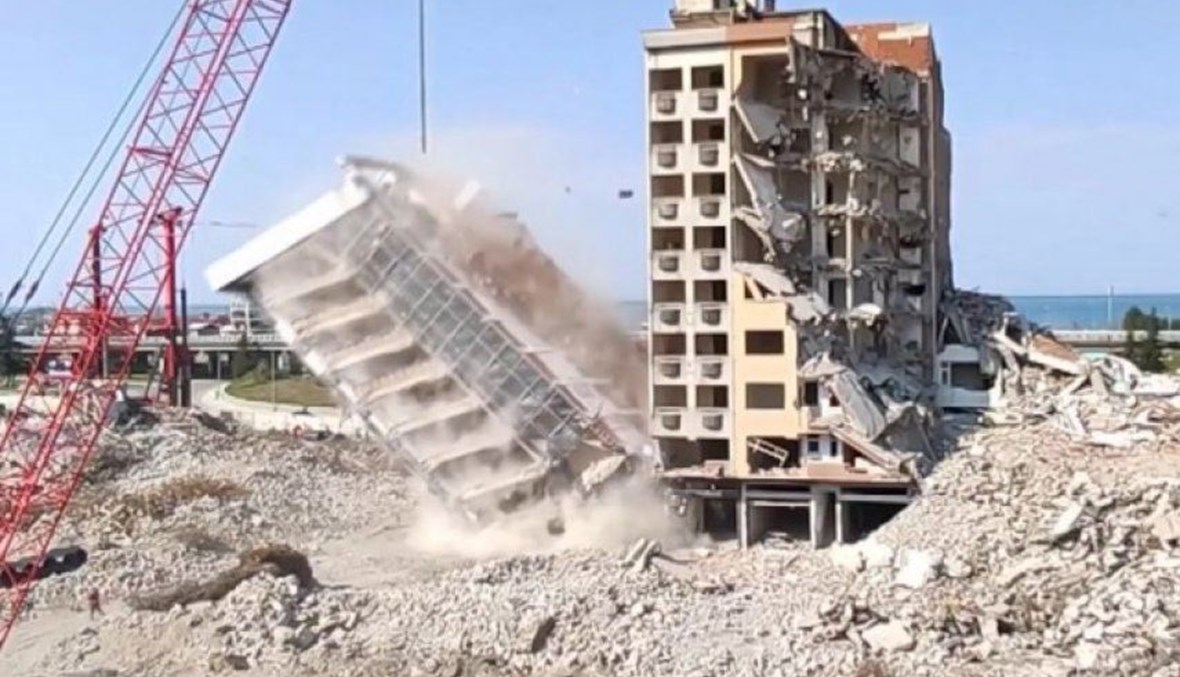 سقوط مبنى في تركيا