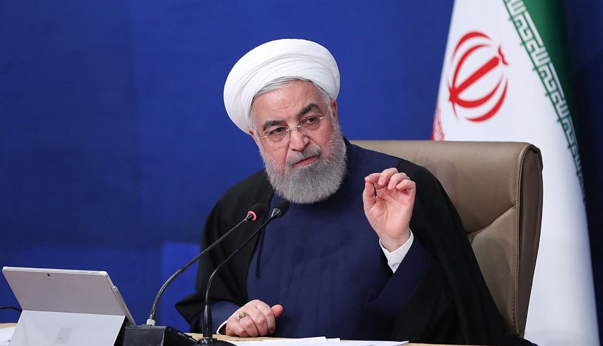 الرئيس روحاني متكلما خلال اجتماع لمجلس الوزراء في طهران (7 نيسان 2021، أ ف ب). 