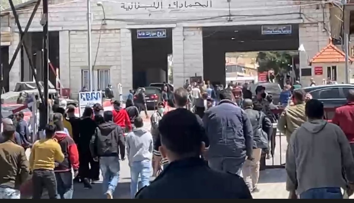 تهريب البنزين عند نقطة المصنع: على عينك يا أمن