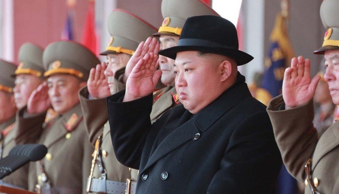 الزعيم الكوري الشمالي كيم جونغ أون يحضر استعراضاً عسكرياً لجيشه - "أ ب"