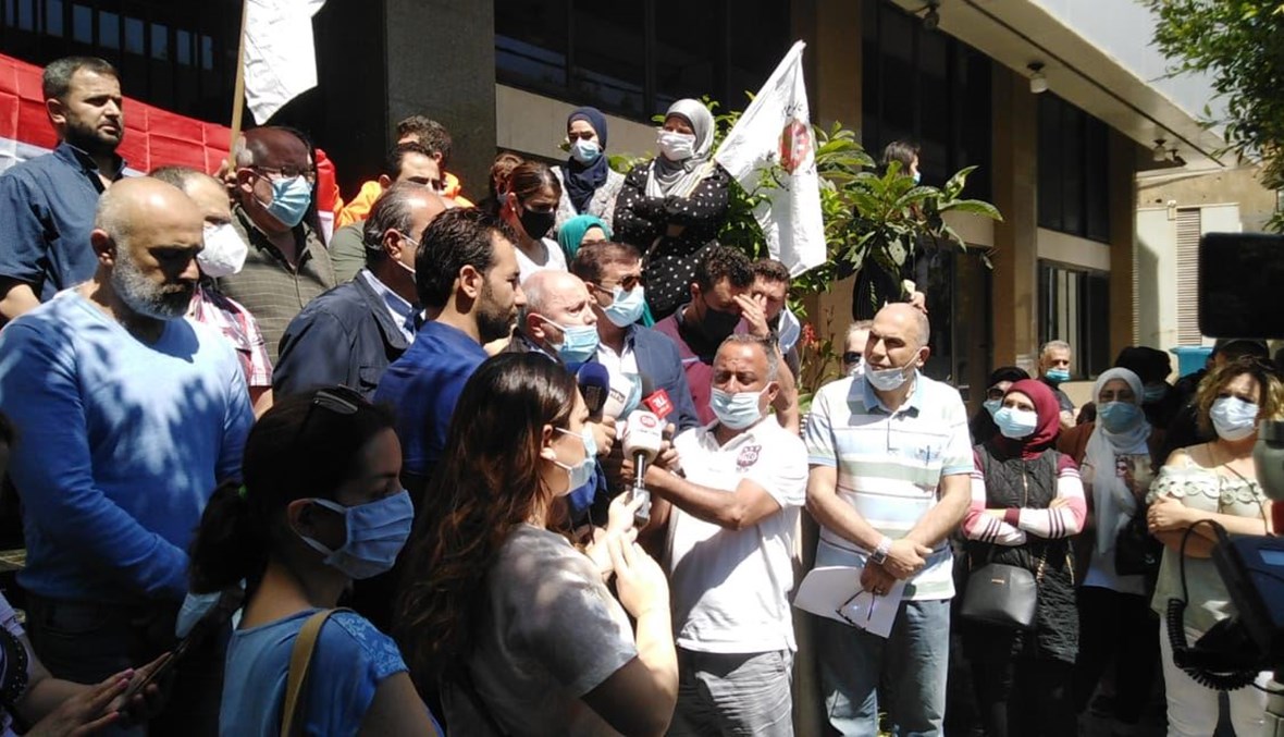 من إعتصام العمال اليوم أمام وزارة الشؤون.