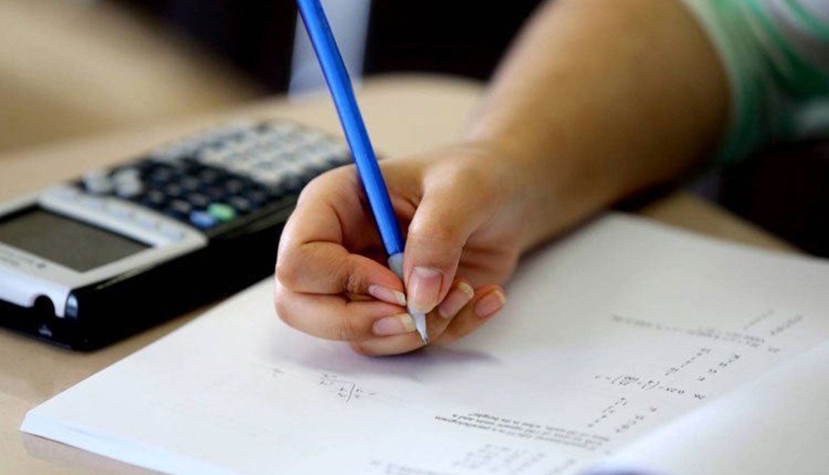 العودة إلى المدرسة وتهريب الامتحانات!