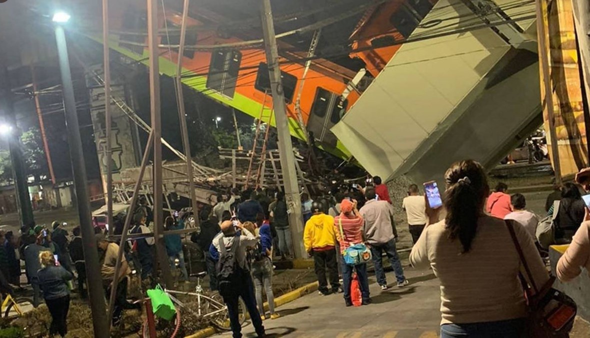  انهيار جسر في مكسيكو.