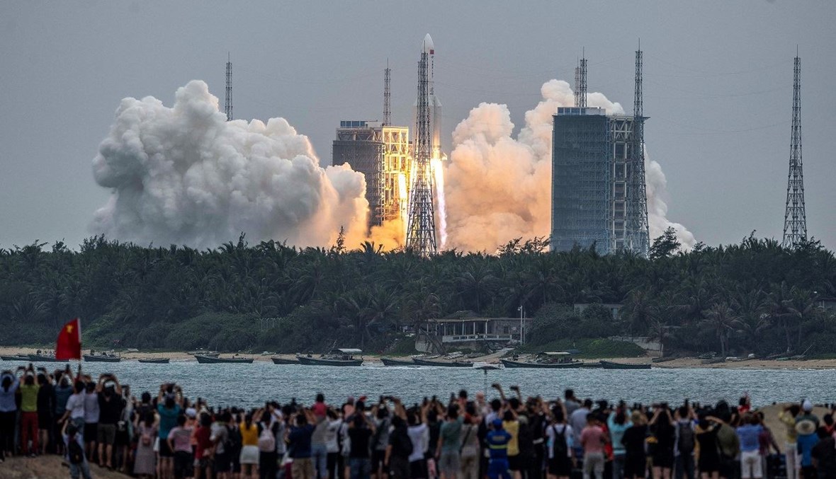 إطلاق صاروخ "لونغ مارش 5 بي" من مركز "وينتشانغ" في مقاطعة هاينان جنوب الصين (أ ف ب).