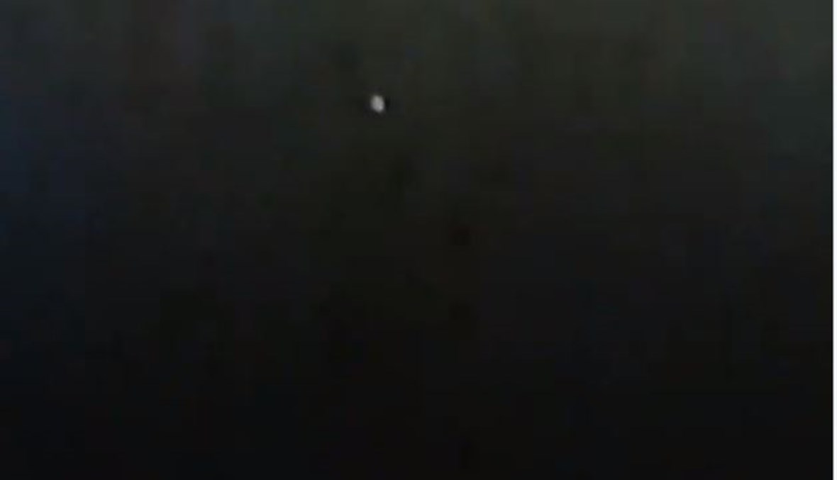 لقطة من الفيديو. 