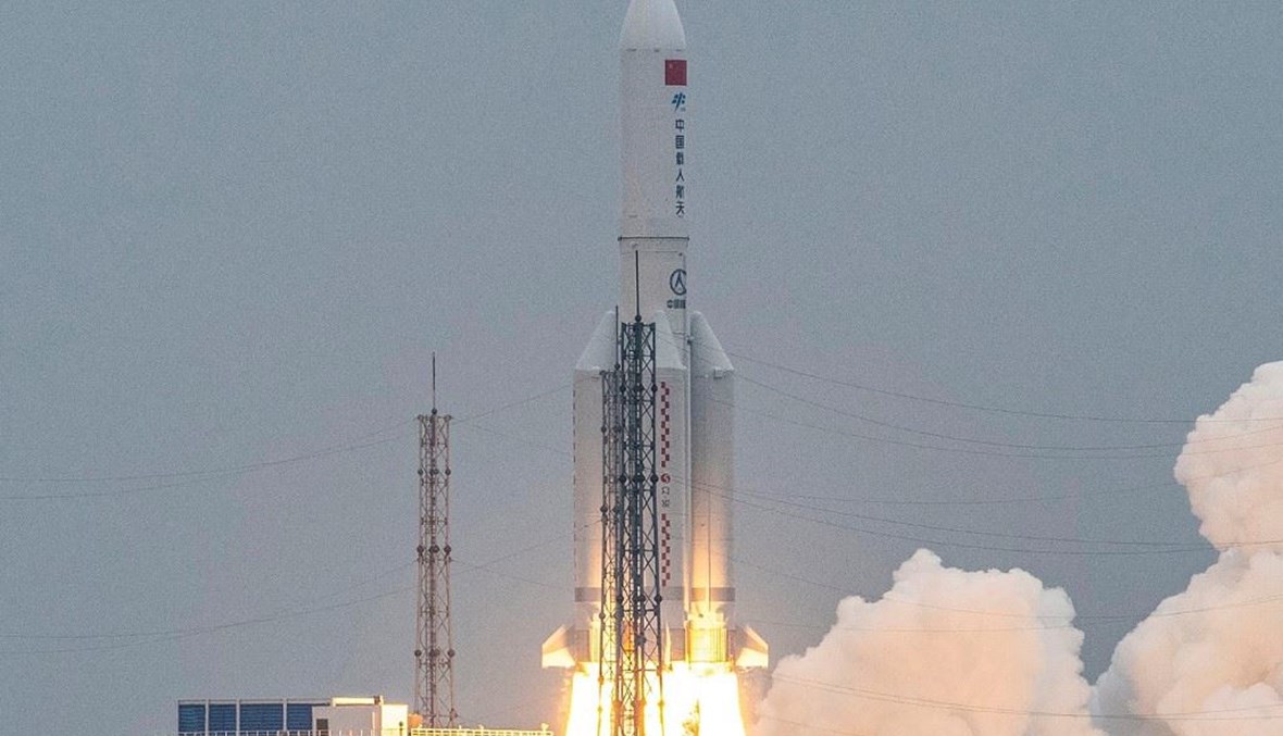 الصاروخ الصيني "لونغ مارتش 5بي" لدى إطلاقه في 29 نيسان الماضي.   (أ ف ب)