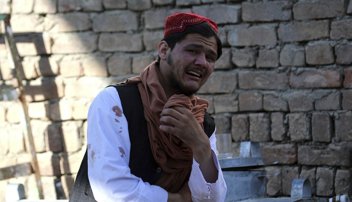 خوف وحزن في كابول عقب انفجار المسجد (أ ب).