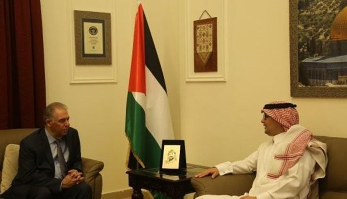 بخاري زار السفارة الفلسطينية والمجلس الشيعي لحملة تضامن  