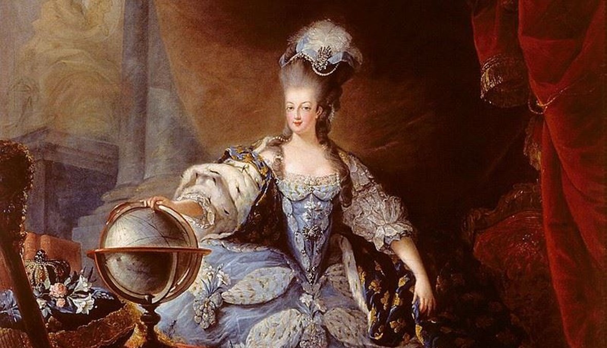 لوحة للملكة ماري انطوانيت (جان- بابتيست أندريه غوتييه- داغوتي 1775/ ويكيبيديا).