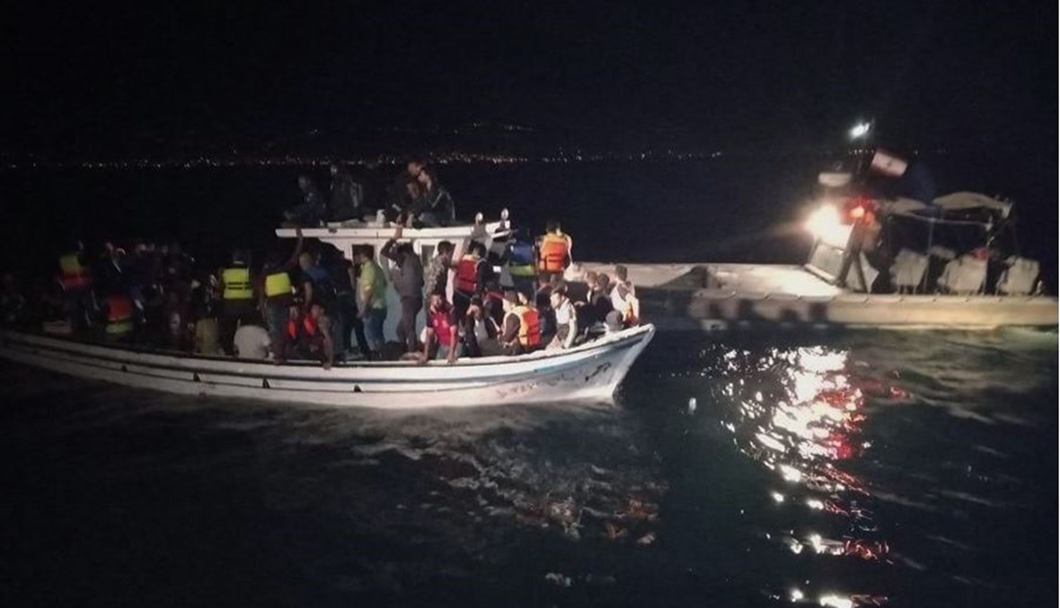 إحباط تهريب عدد من السوريين عبر البحر.