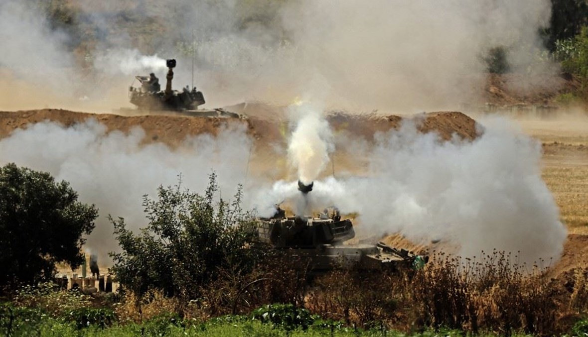 المدفعية الإسرائيلية تقصف غزّة (أ ف ب).